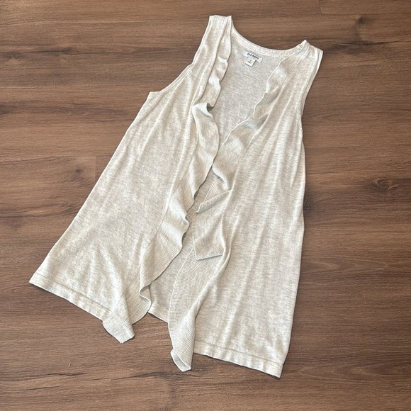 Woman's Ruffled Open Front Sleeveless Cardigan. Size Small - Picture 1 of 6